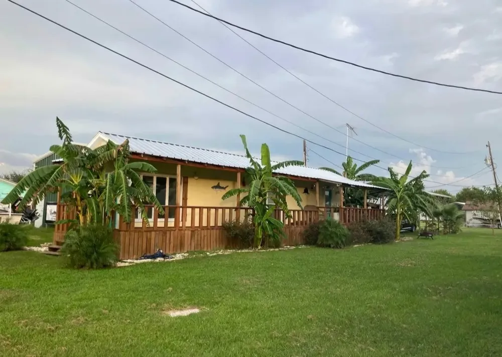 804 W Madison Avenue Port O Connor, TX 77982