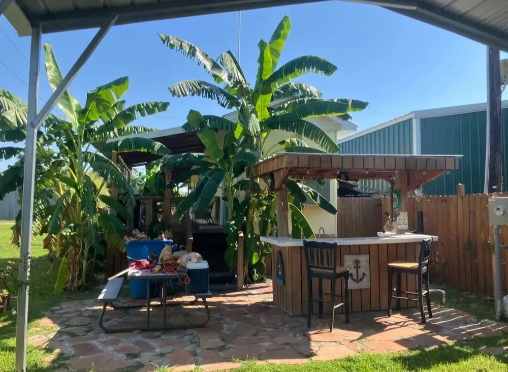 804 W Madison Avenue Port O Connor, TX 77982