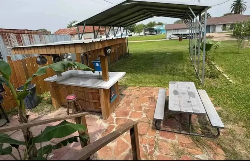 804 W Madison Avenue Port O Connor, TX 77982