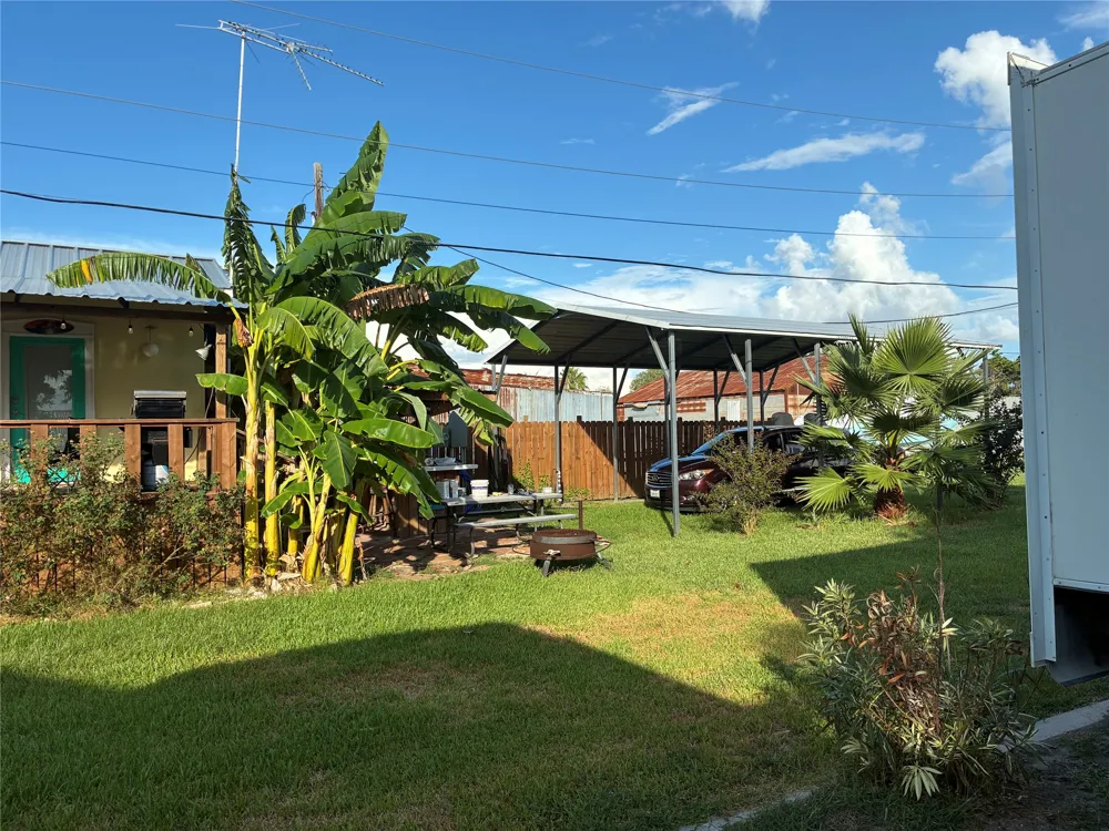 804 W Madison Avenue Port O Connor, TX 77982