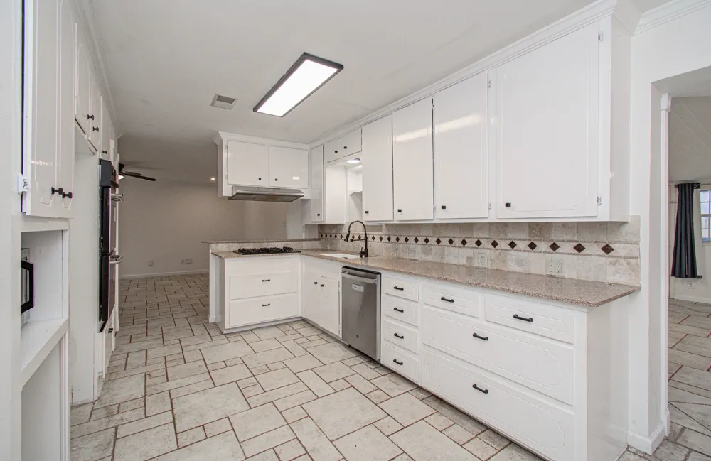 2708 Tallow Street Alvin, TX 77511