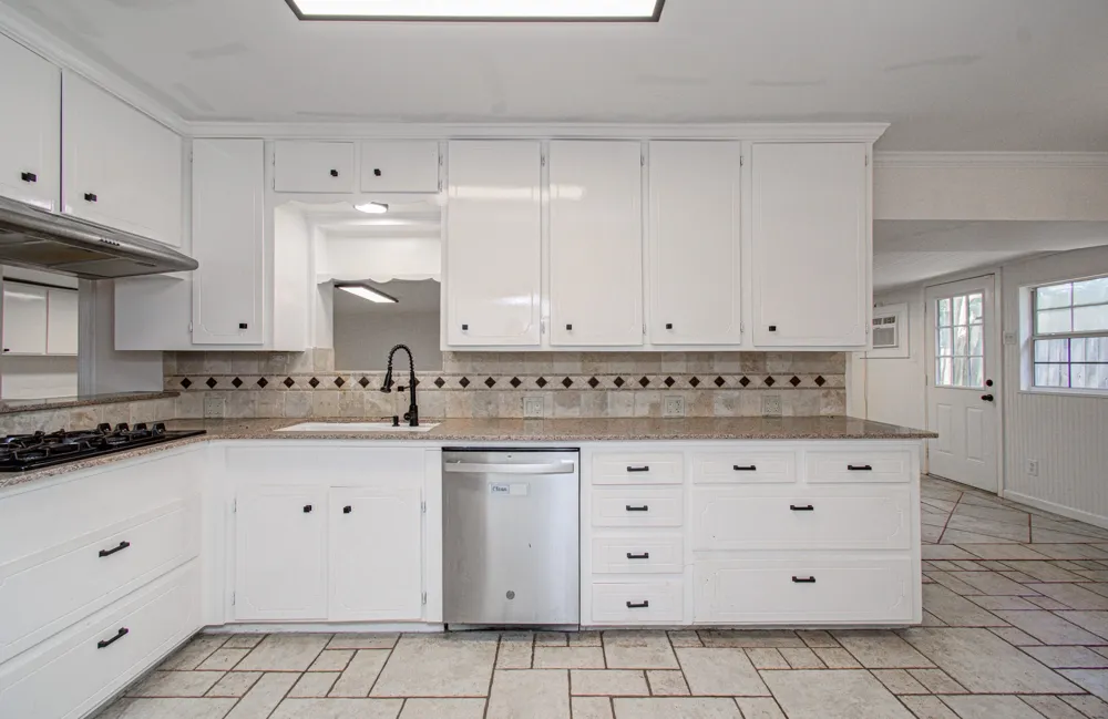 2708 Tallow Street Alvin, TX 77511