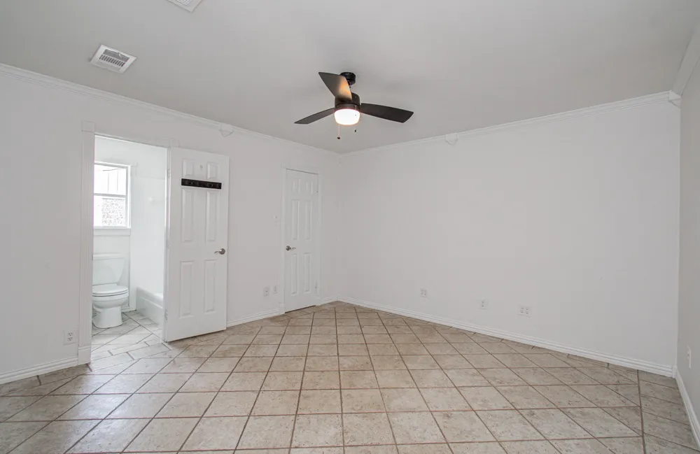 2708 Tallow Street Alvin, TX 77511