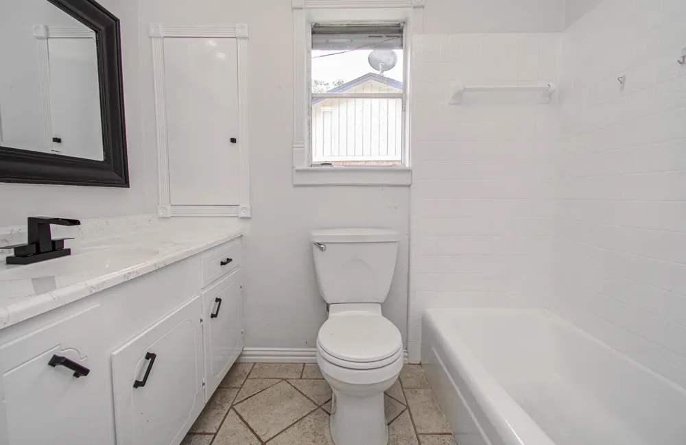 2708 Tallow Street Alvin, TX 77511