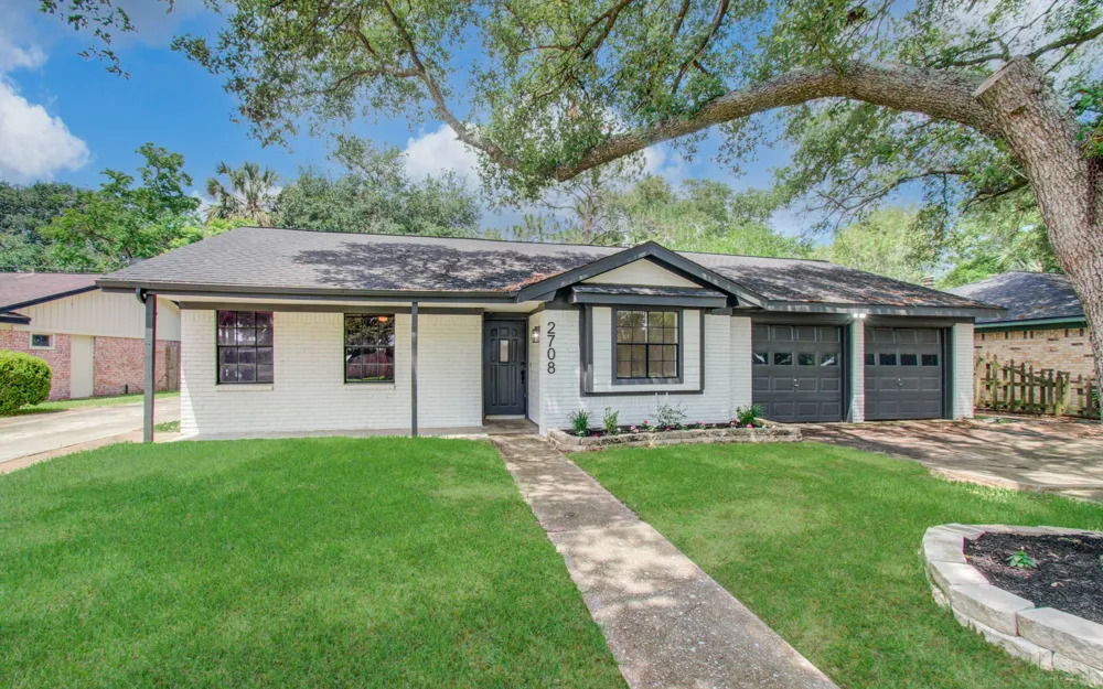 2708 Tallow Street Alvin, TX 77511