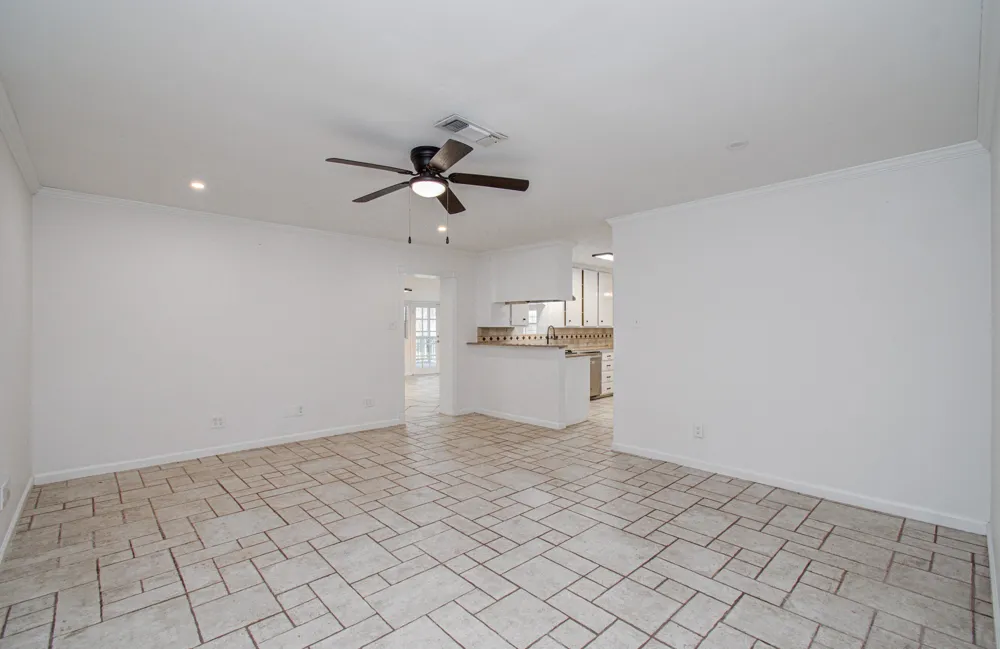 2708 Tallow Street Alvin, TX 77511
