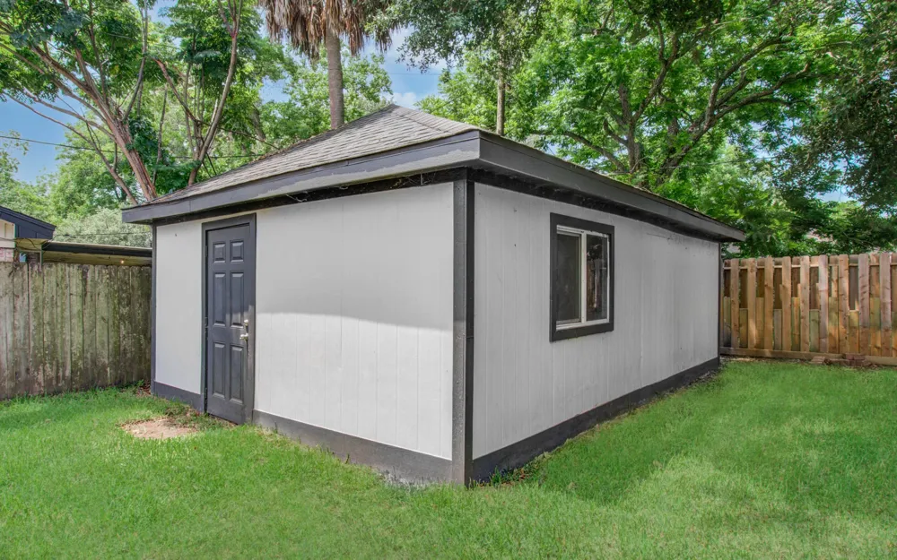 2708 Tallow Street Alvin, TX 77511