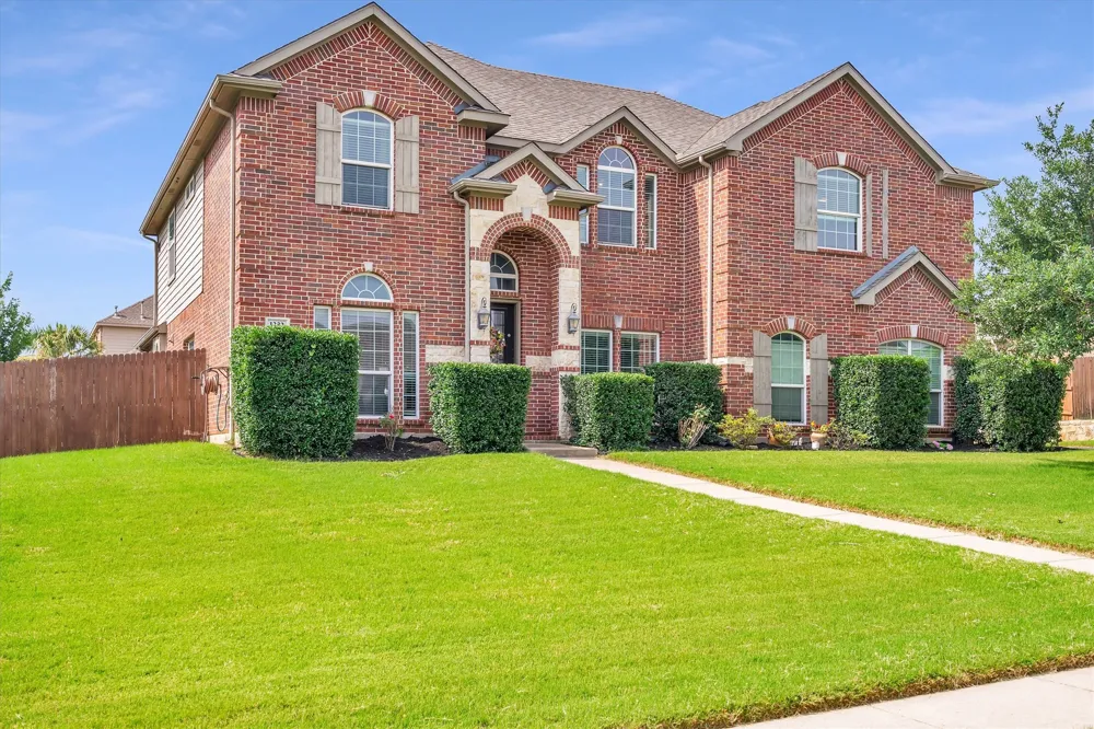 1232 Clearbrook Drive Kennedale, TX 76060