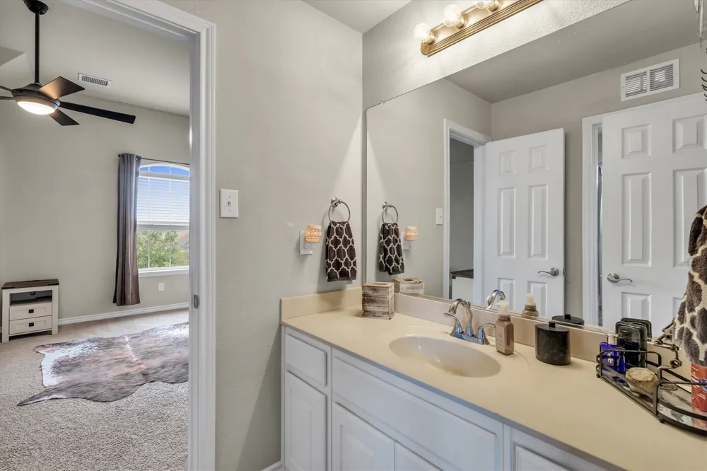 1232 Clearbrook Drive Kennedale, TX 76060
