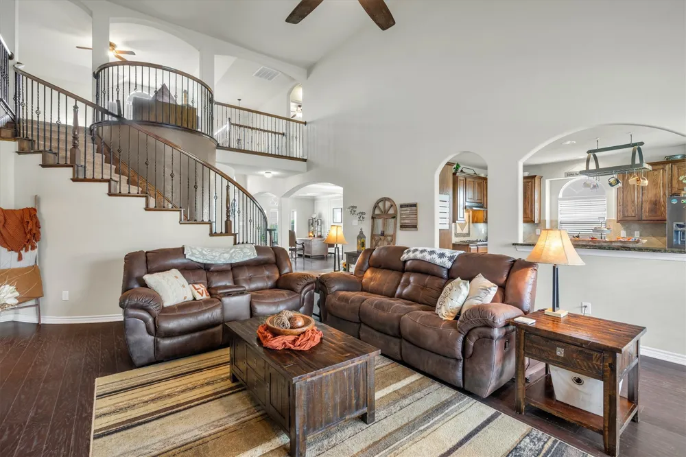 1232 Clearbrook Drive Kennedale, TX 76060