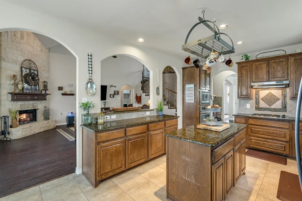 1232 Clearbrook Drive Kennedale, TX 76060