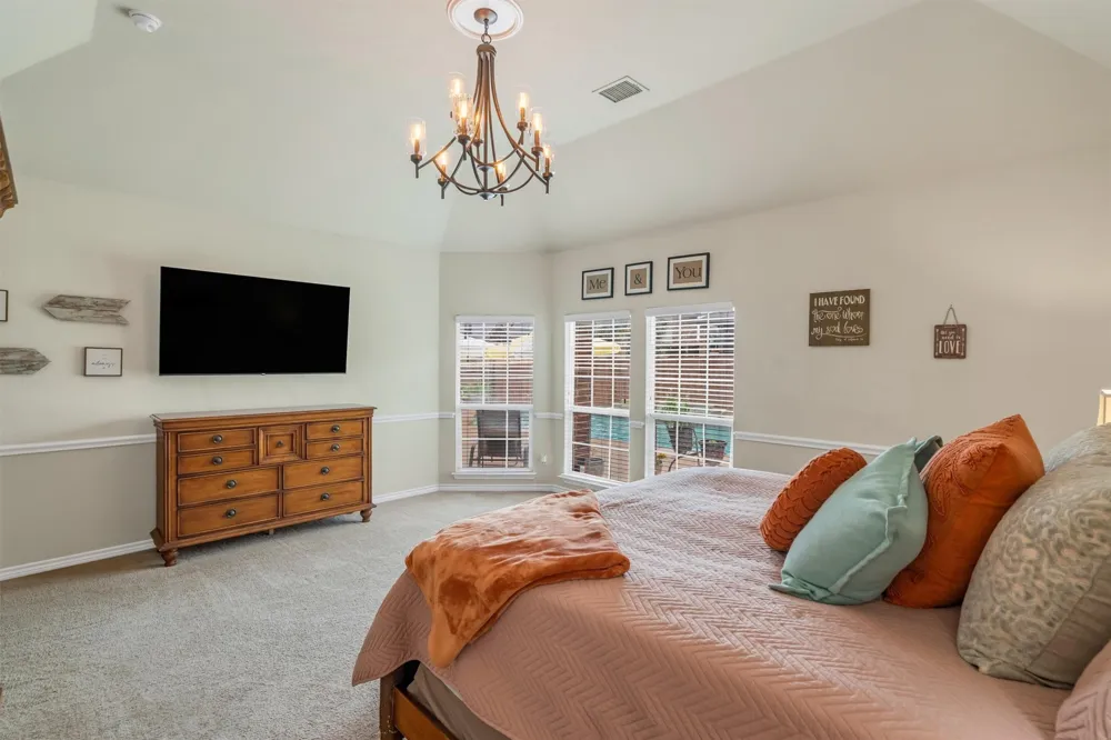 1232 Clearbrook Drive Kennedale, TX 76060