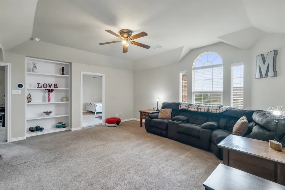 1232 Clearbrook Drive Kennedale, TX 76060