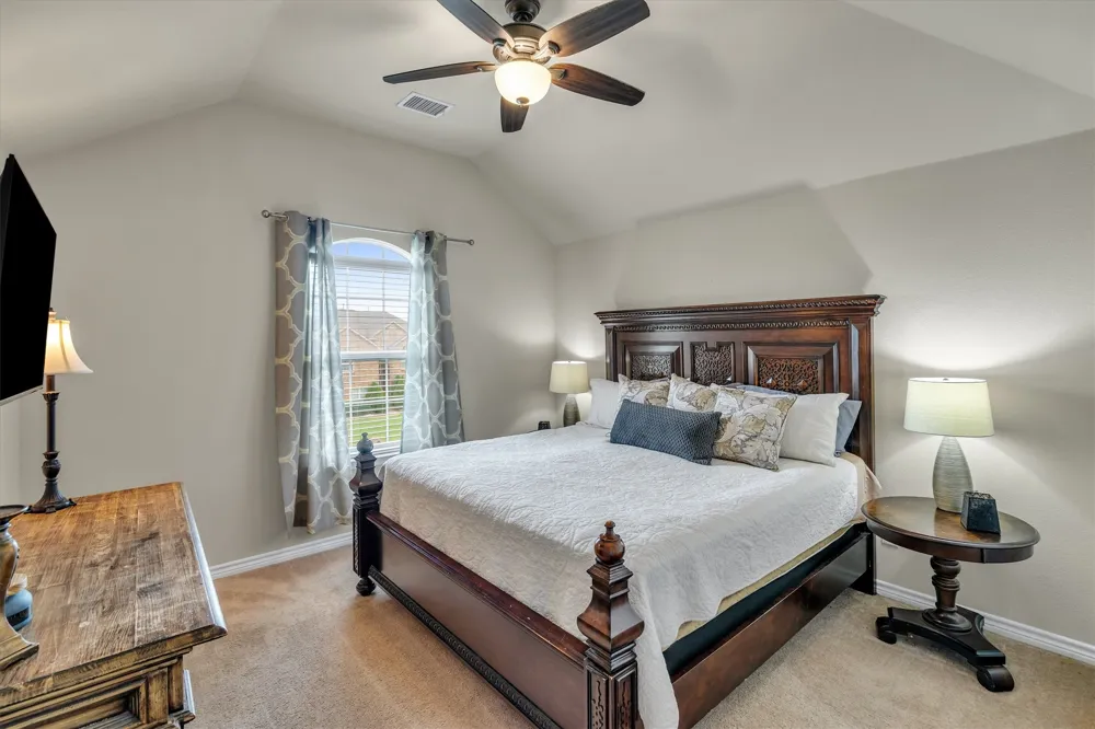 1232 Clearbrook Drive Kennedale, TX 76060