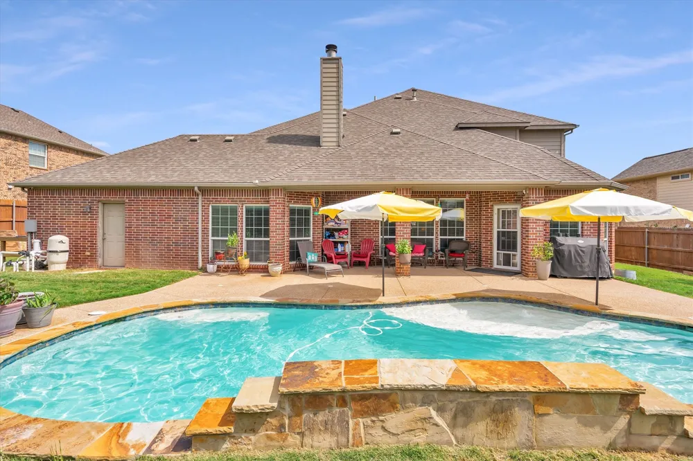 1232 Clearbrook Drive Kennedale, TX 76060