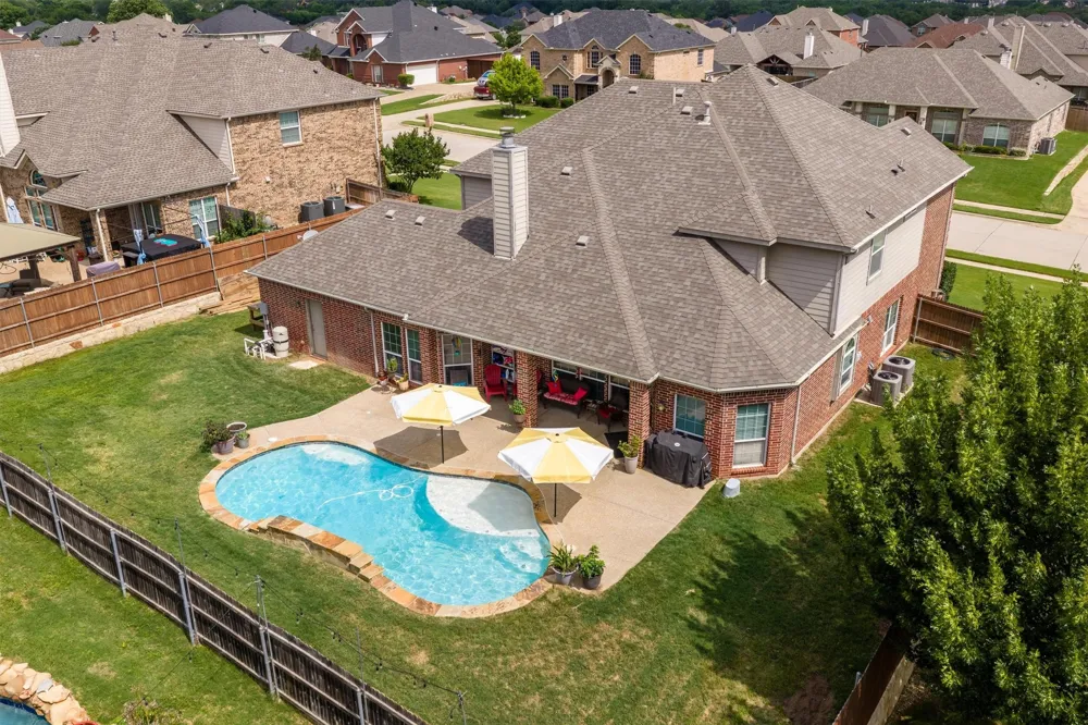 1232 Clearbrook Drive Kennedale, TX 76060