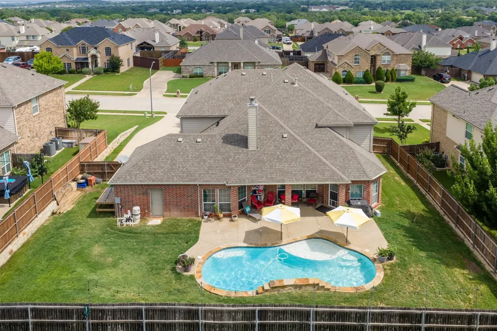 1232 Clearbrook Drive Kennedale, TX 76060