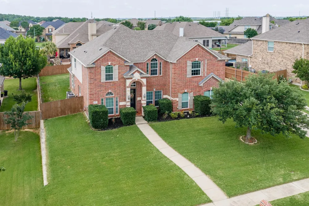 1232 Clearbrook Drive Kennedale, TX 76060