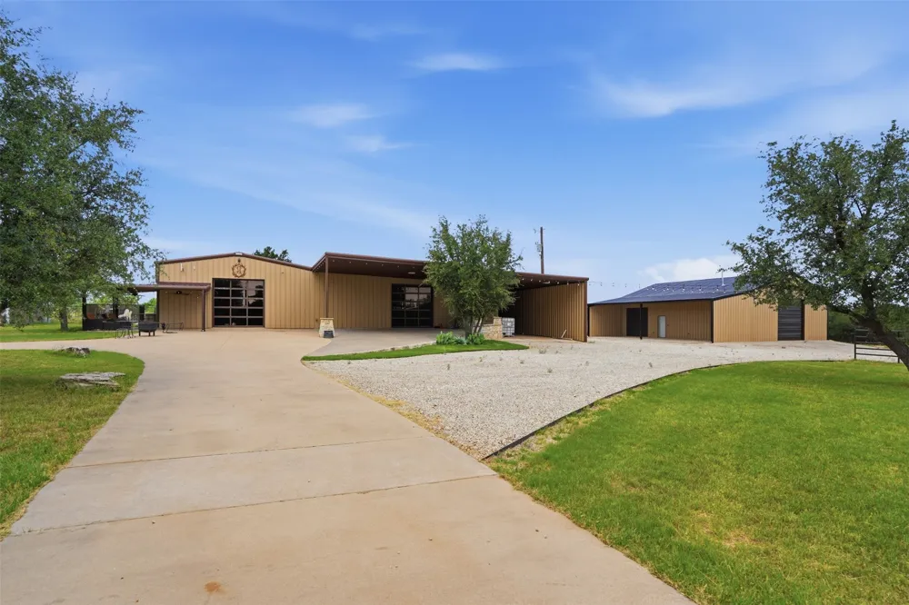 1083 Antler Drive Strawn, TX 76475