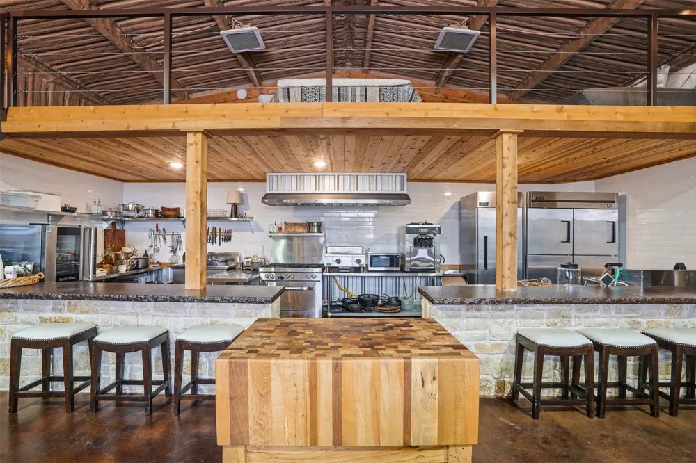 1083 Antler Drive Strawn, TX 76475