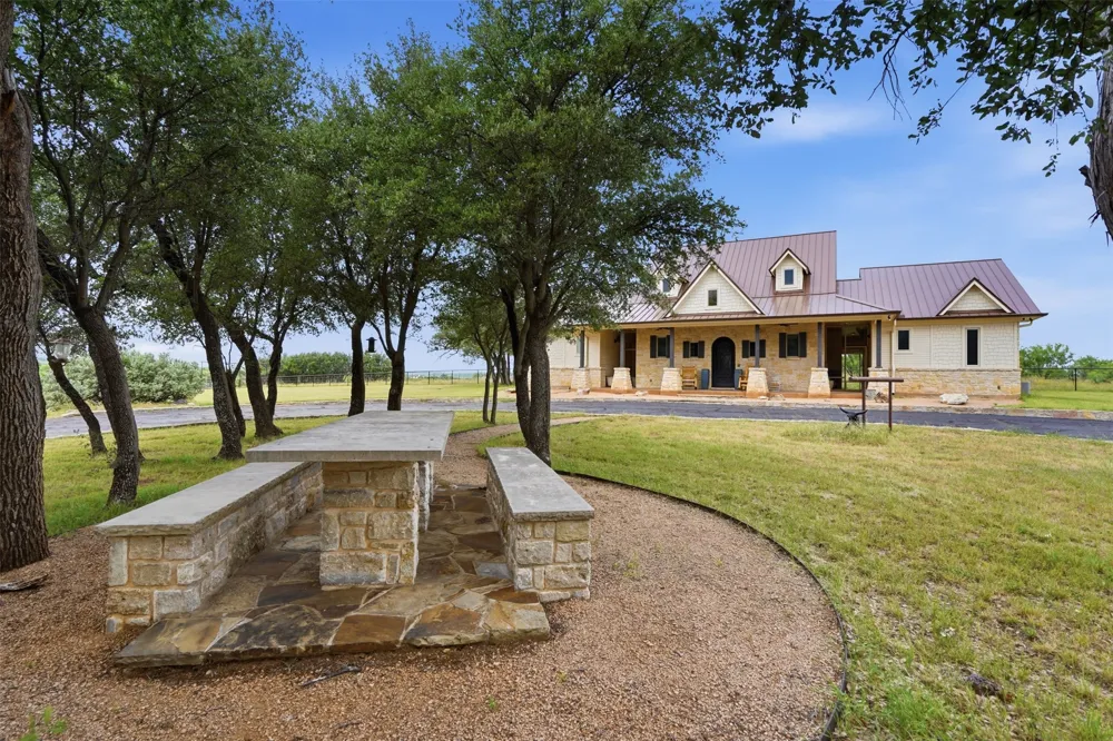 1083 Antler Drive Strawn, TX 76475