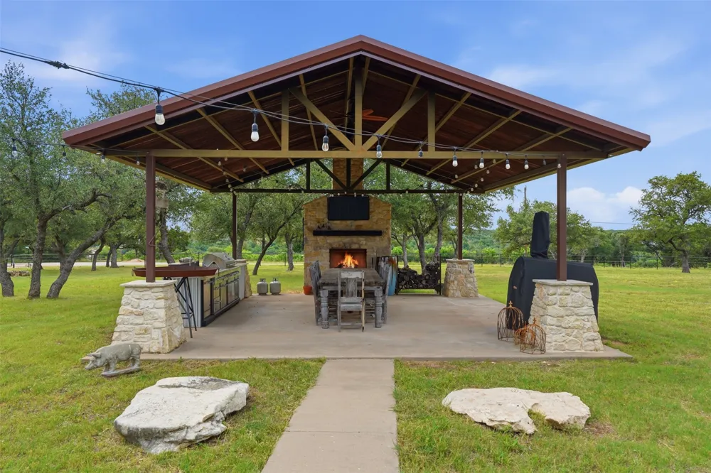 1083 Antler Drive Strawn, TX 76475
