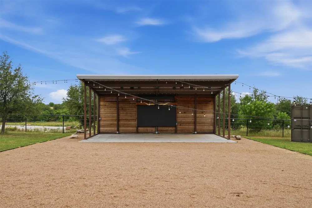 1083 Antler Drive Strawn, TX 76475