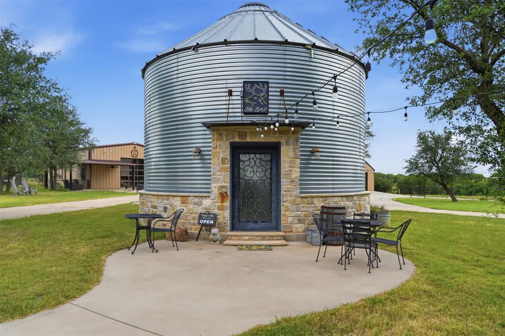 1083 Antler Drive Strawn, TX 76475