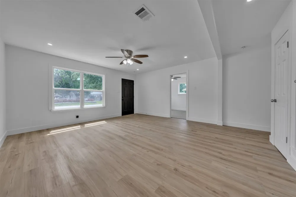 3265 Earle Drive Haltom City, TX 76117