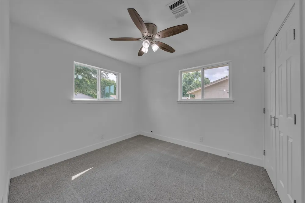 3265 Earle Drive Haltom City, TX 76117