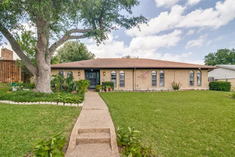 1217 Gardengate Circle