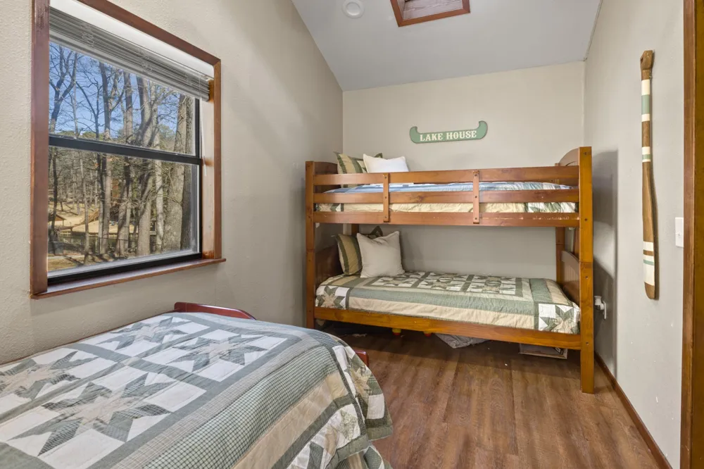 203 King Laurence Scroggins, TX 75480