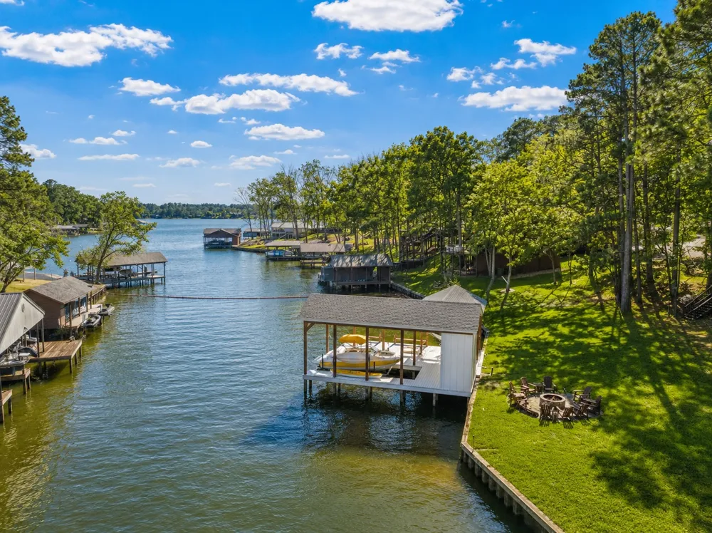 203 King Laurence Scroggins, TX 75480