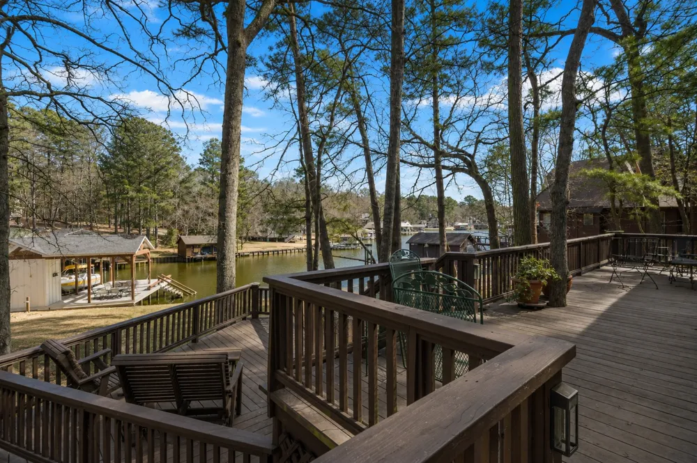 203 King Laurence Scroggins, TX 75480