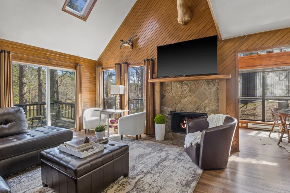 203 King Laurence Scroggins, TX 75480