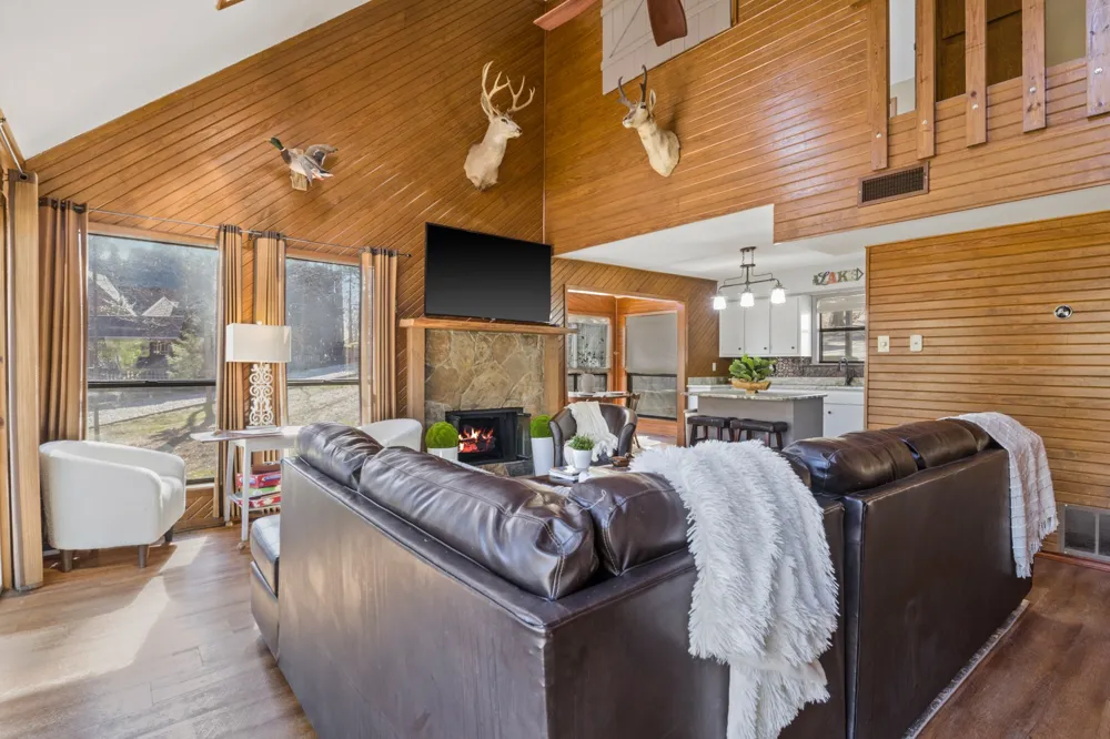 203 King Laurence Scroggins, TX 75480