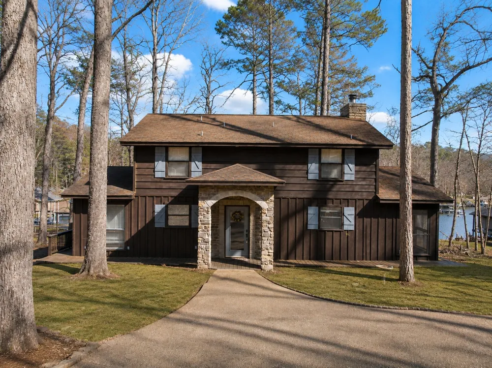 203 King Laurence Scroggins, TX 75480