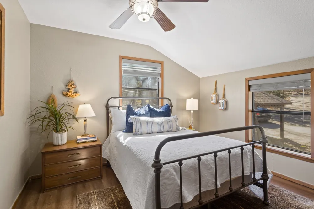 203 King Laurence Scroggins, TX 75480