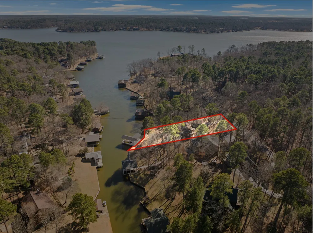 203 King Laurence Scroggins, TX 75480