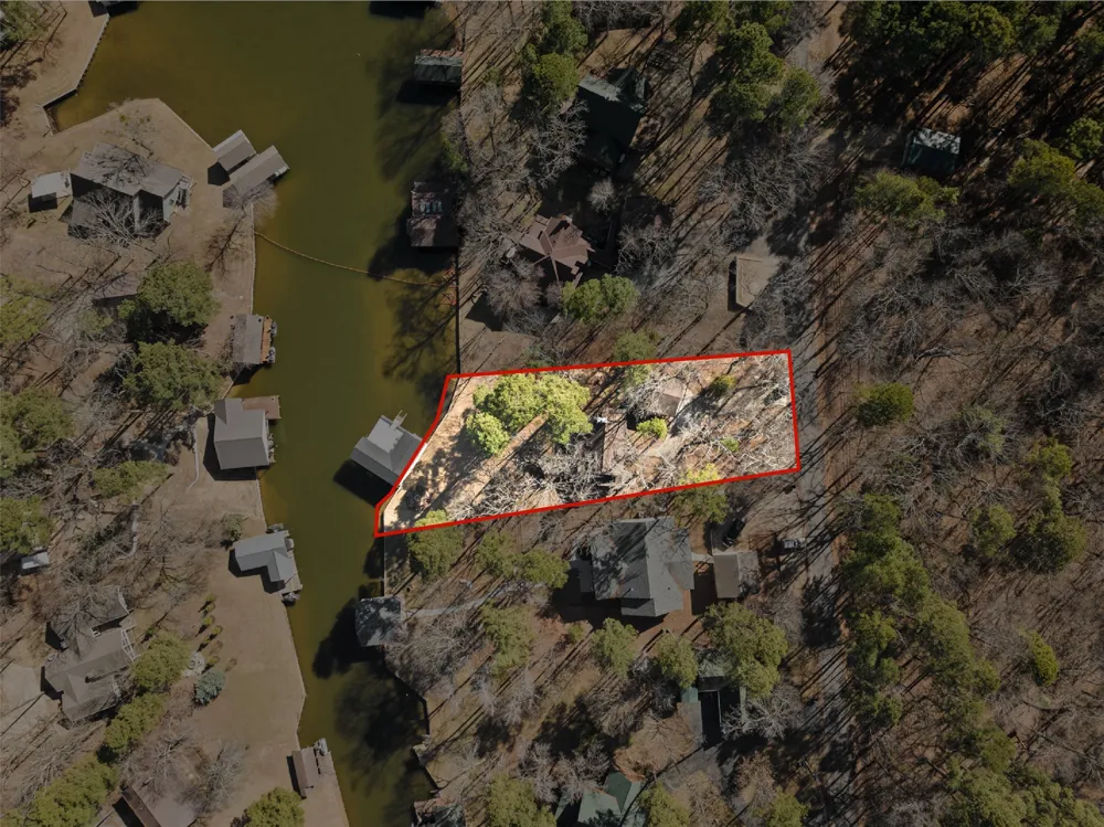 203 King Laurence Scroggins, TX 75480