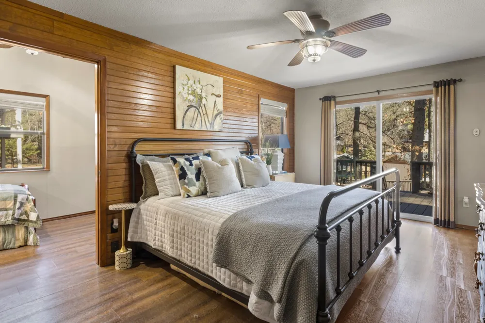 203 King Laurence Scroggins, TX 75480