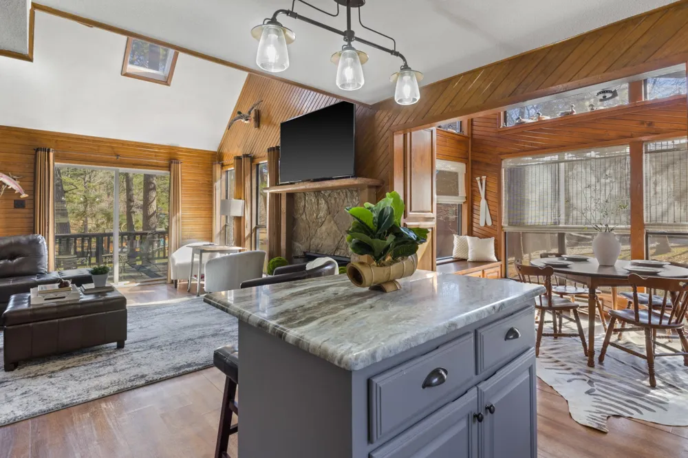 203 King Laurence Scroggins, TX 75480