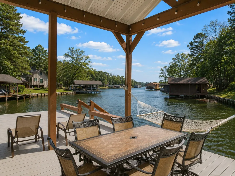 203 King Laurence Scroggins, TX 75480