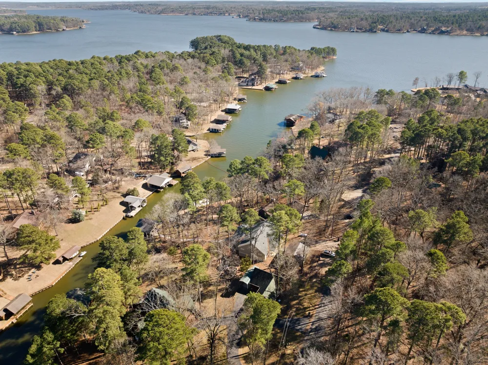 203 King Laurence Scroggins, TX 75480