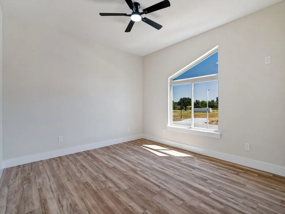 1007 Agua Escondida Court Springtown, TX 76082