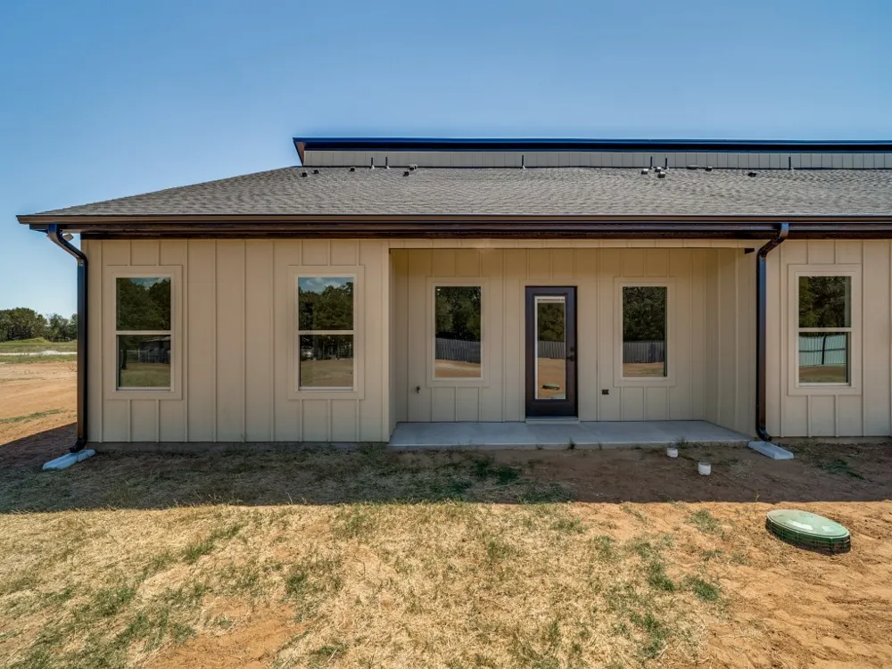 1007 Agua Escondida Court Springtown, TX 76082