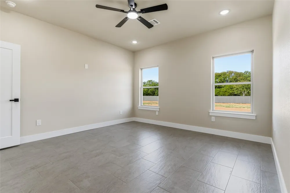 1007 Agua Escondida Court Springtown, TX 76082