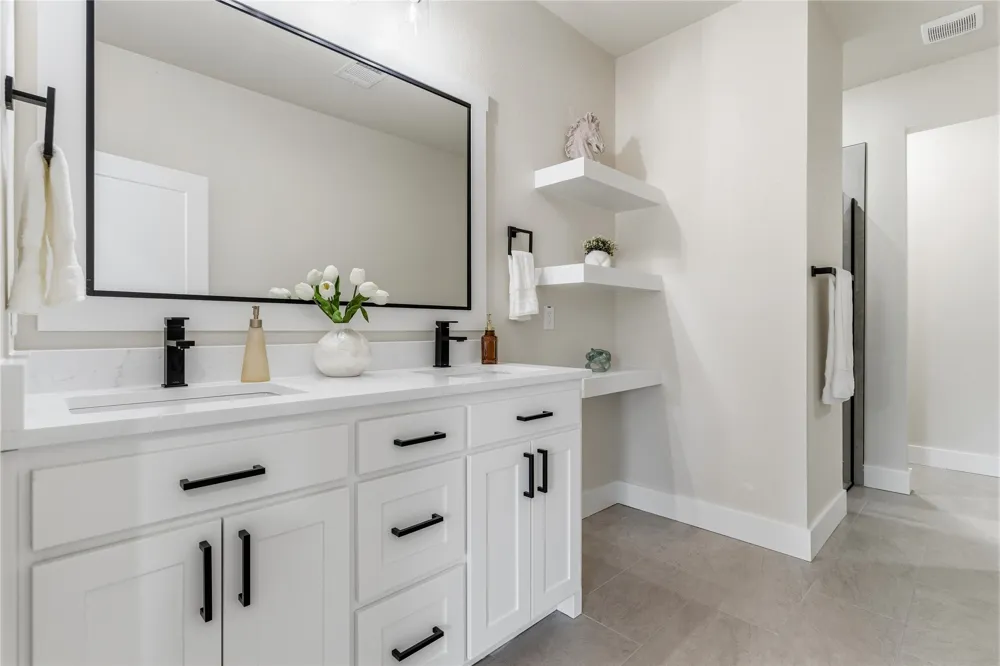 1007 Agua Escondida Court Springtown, TX 76082