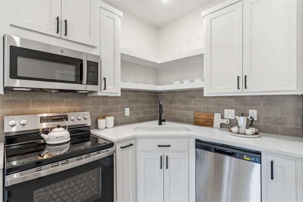1007 Agua Escondida Court Springtown, TX 76082