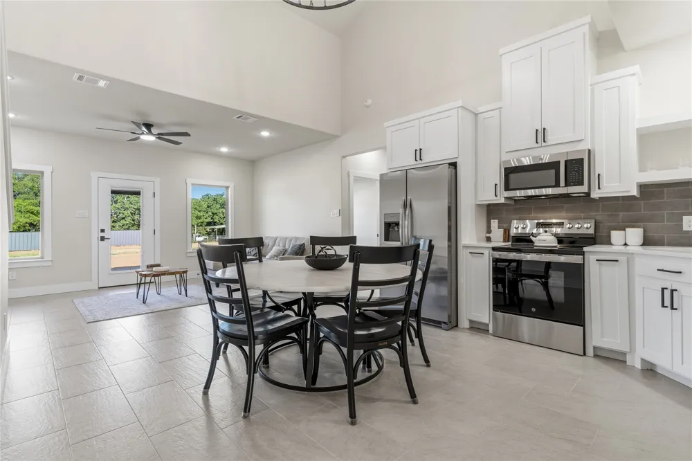 1007 Agua Escondida Court Springtown, TX 76082